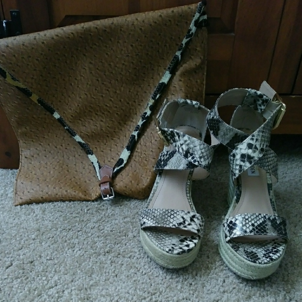 Steve Madden python textured wedged platform sand